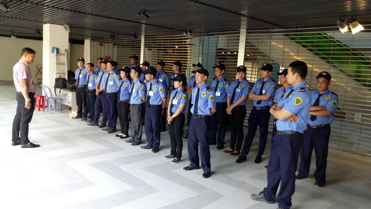 BẢO VỆ TRUNG TÂM THƯƠNG MẠI